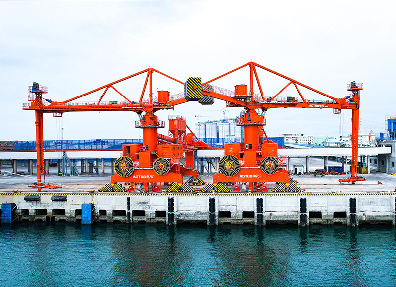 1000-70000 DWT 200-1500t/h Rail mobile Screw Ship Unloader