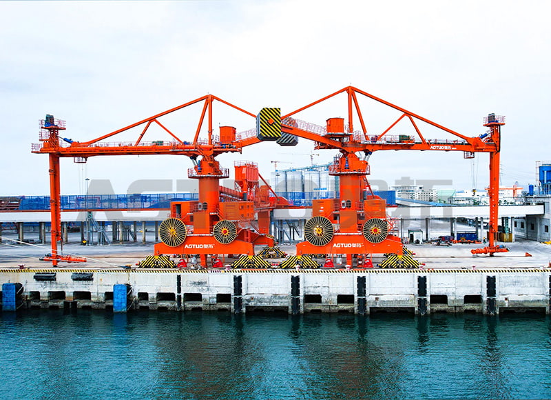 1000-70000 DWT 200-1500t/h Rail mobile Screw Ship Unloader
